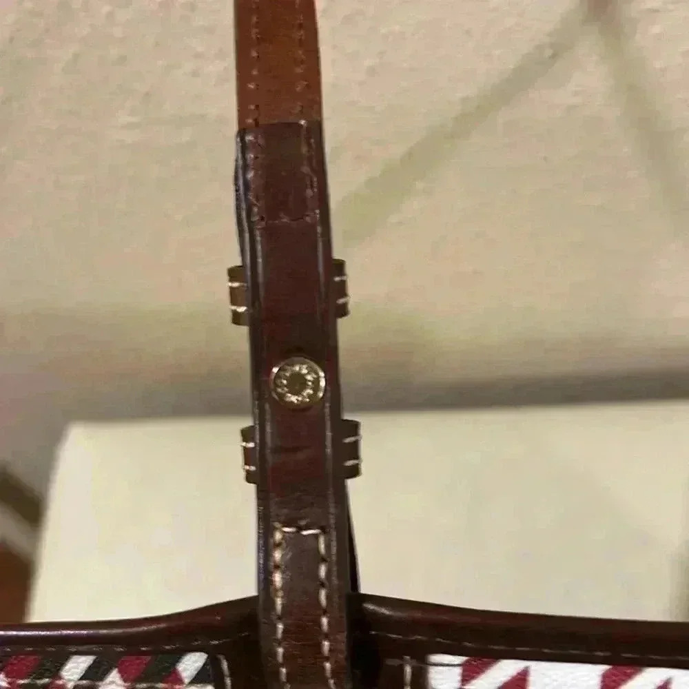 Dooney and Bourke handbag. - Picture 13 of 14